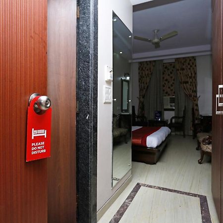 Hotel O Mid Town Delhi Kültér fotó