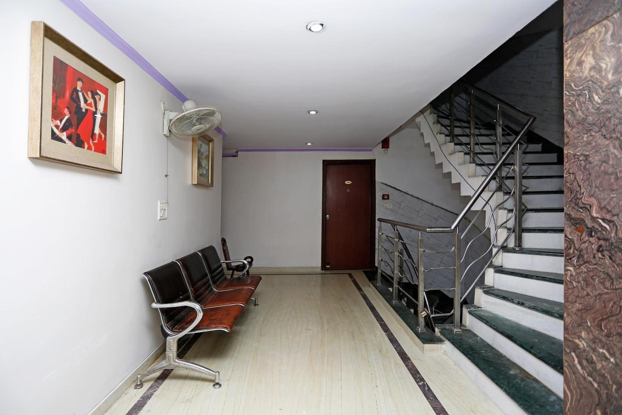 Hotel O Mid Town Delhi Kültér fotó