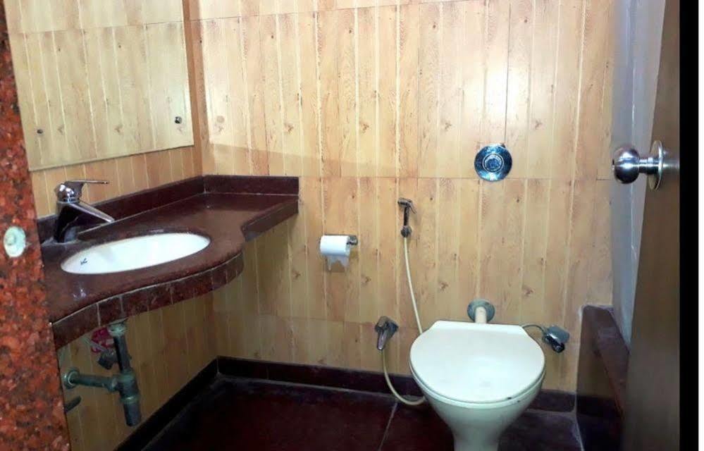 Hotel O Mid Town Delhi Kültér fotó