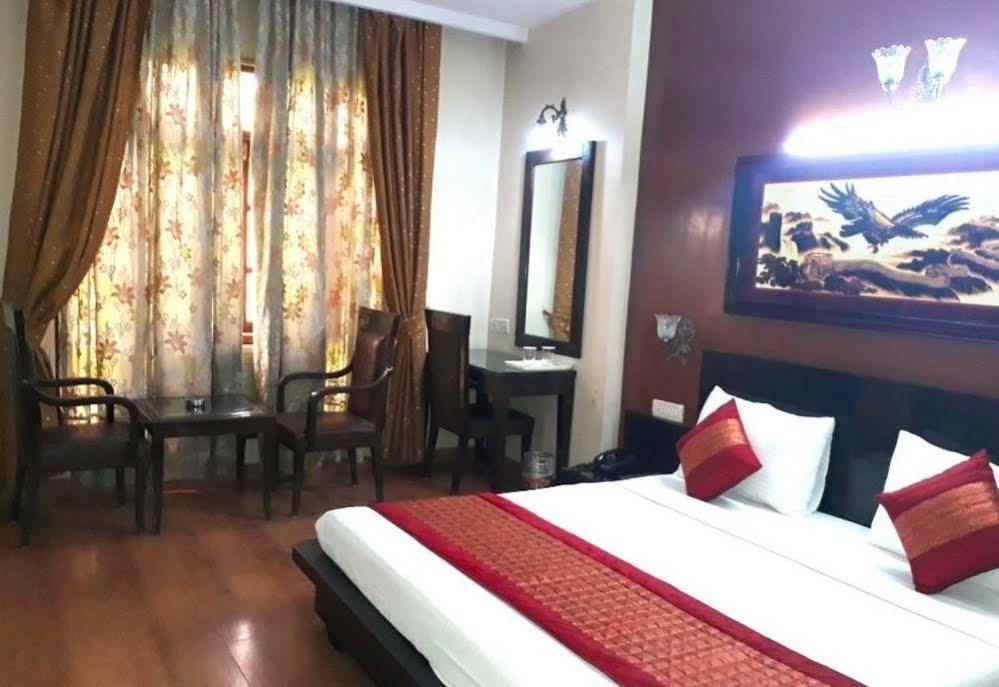 Hotel O Mid Town Delhi Kültér fotó