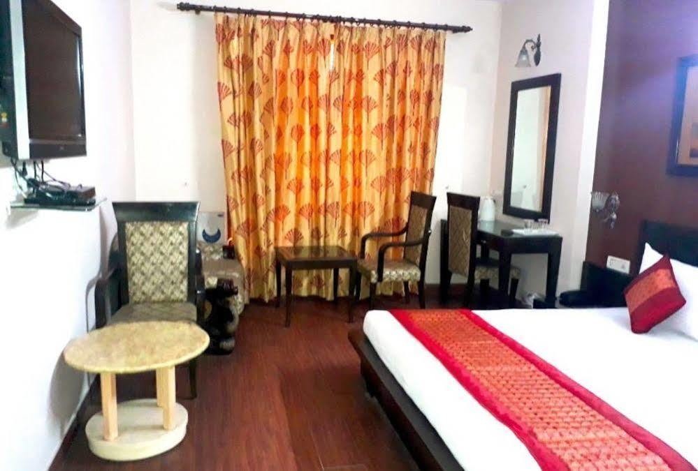 Hotel O Mid Town Delhi Kültér fotó